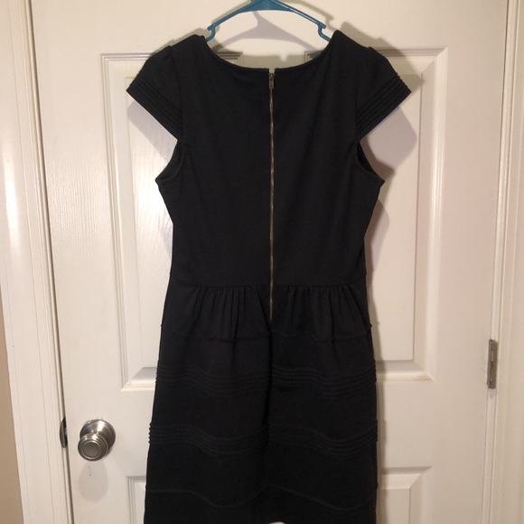 Elle black cap sleeve dress - Picture 4 of 5